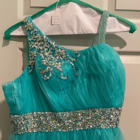 Party Dress - Picture 3 of 4